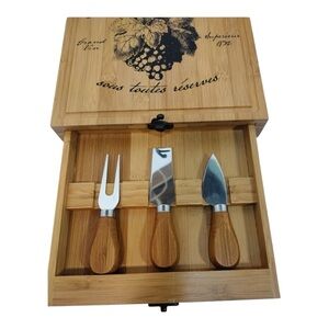 CHATEAU BORDEAUX CHEESE HOLDER W/PULL OUT DRAWER 3 UTENSILS